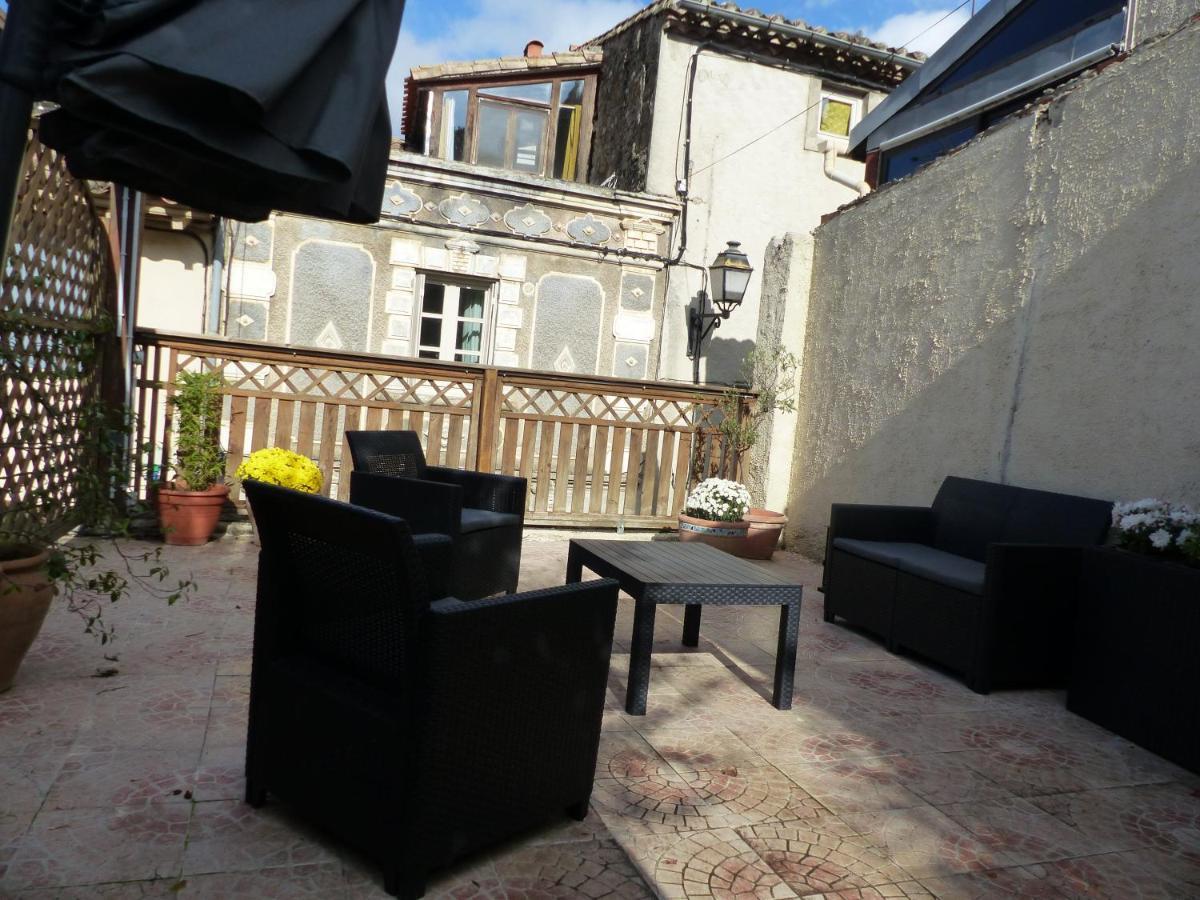 Maison Des Remparts Nichee Sous La Cite Carcassonne Exterior photo