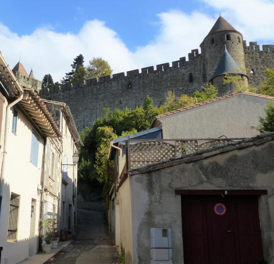 Maison Des Remparts Nichee Sous La Cite Carcassonne Exterior photo